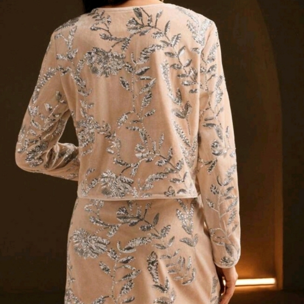 Women's Velvet Floral Beaded Mini Skirt Suit, Suitable For Autumn/Winter - Picture 3 of 5